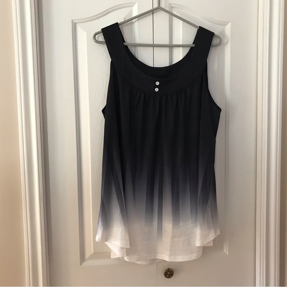 💥2 For $30💥 Unbranded Flowing Ladies Black Fading to White Tank  Top 2XL - Picture 1 of 4